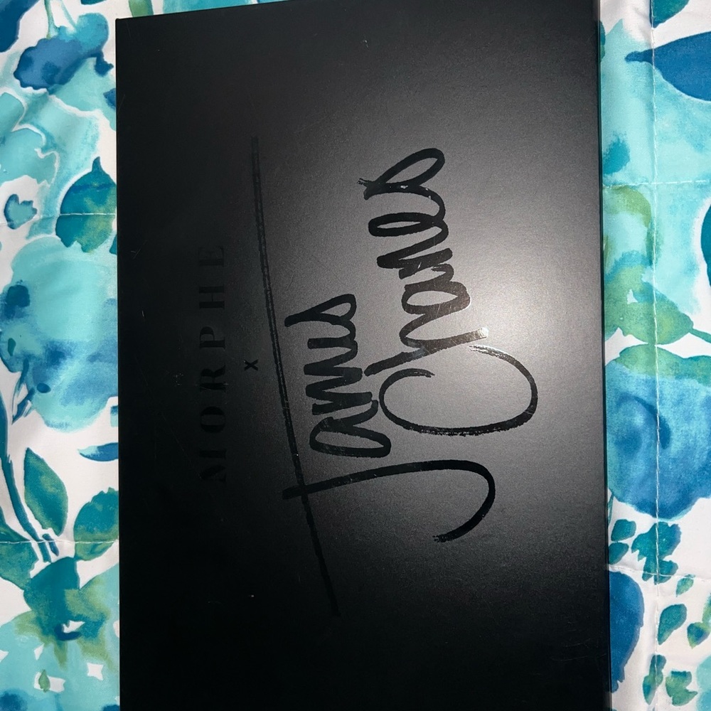 James Charles Morphe makeup palette
